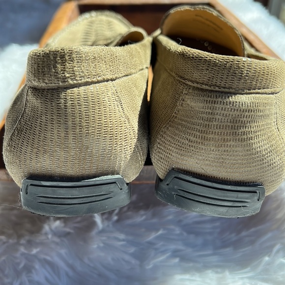 Van Eli Suede Upper with Sparkle.
Great looking and comfortable - Picture 8 of 12